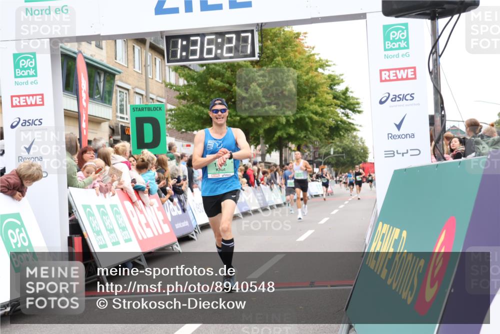 21.09.2025 - PSD Bank Halbmarathon Strokosch-Dieckow http://msf.ph/oto/8940548 21.09.2025 11:35:50 Ziel 1330, 1705, 1973, 1976 meine-sportfotos.de