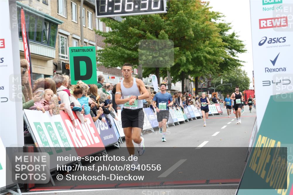21.09.2025 - PSD Bank Halbmarathon Strokosch-Dieckow http://msf.ph/oto/8940556 21.09.2025 11:35:53 Ziel 1330, 1921, 1973, 1976 meine-sportfotos.de