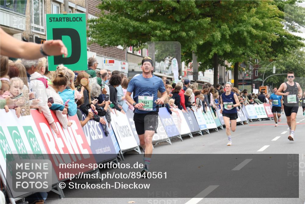 21.09.2025 - PSD Bank Halbmarathon Strokosch-Dieckow http://msf.ph/oto/8940561 21.09.2025 11:35:54 Ziel 1330, 1921, 1922, 1973, 1976, 2110 meine-sportfotos.de