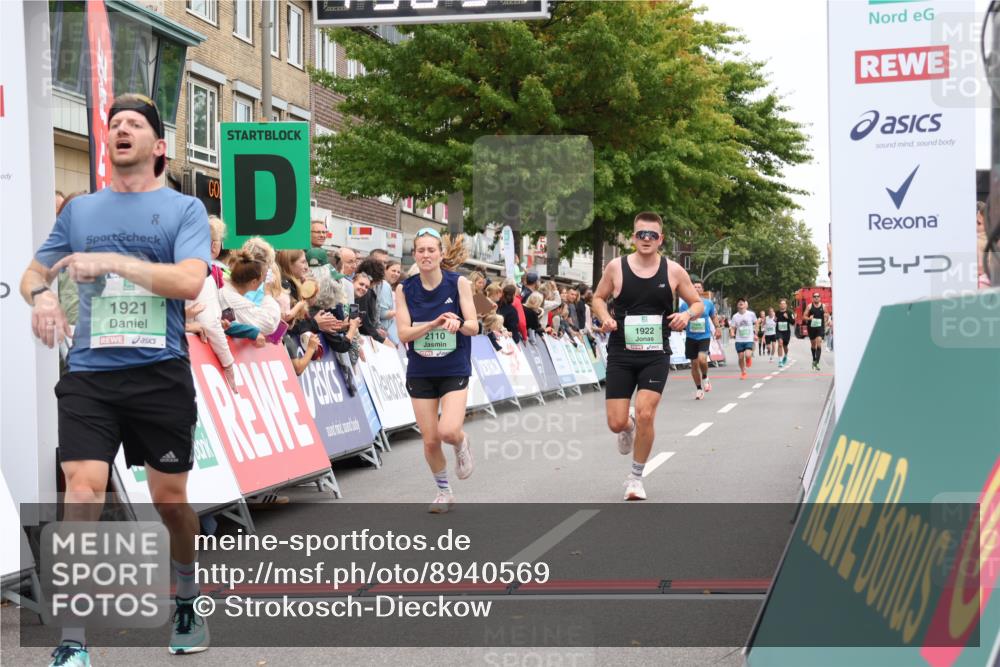 21.09.2025 - PSD Bank Halbmarathon Strokosch-Dieckow http://msf.ph/oto/8940569 21.09.2025 11:35:57 Ziel 1921, 1922, 1973, 1976, 2110 meine-sportfotos.de