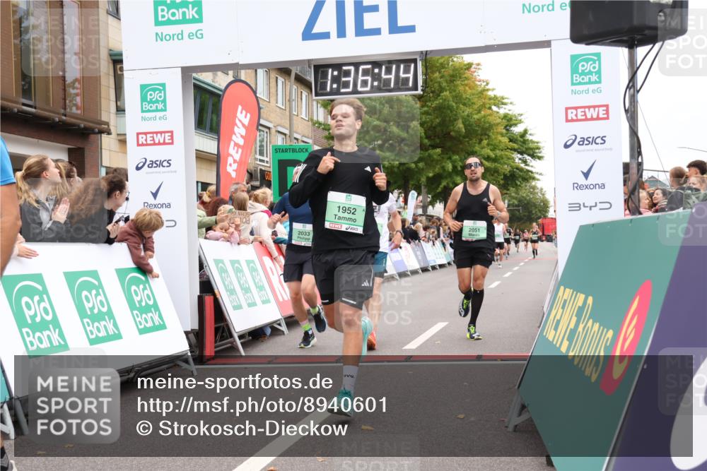 21.09.2025 - PSD Bank Halbmarathon Strokosch-Dieckow http://msf.ph/oto/8940601 21.09.2025 11:36:07 Ziel 1426, 1952, 1971, 2033, 2051 meine-sportfotos.de