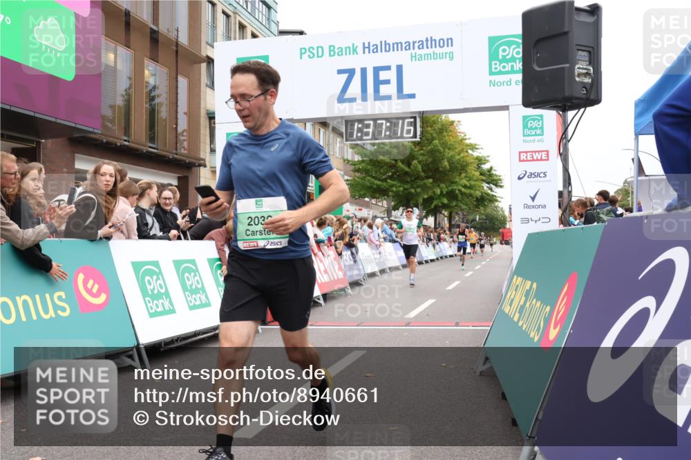 21.09.2025 - PSD Bank Halbmarathon Strokosch-Dieckow http://msf.ph/oto/8940661 21.09.2025 11:36:39 Ziel 1421, 1563, 2039 meine-sportfotos.de