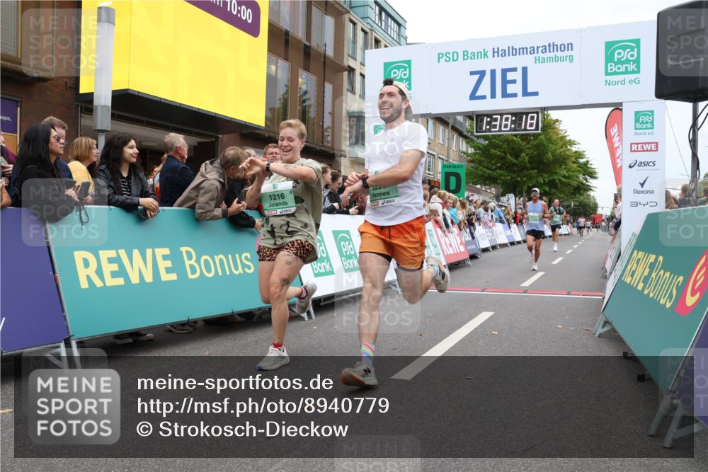 21.09.2025 - PSD Bank Halbmarathon Strokosch-Dieckow http://msf.ph/oto/8940779 21.09.2025 11:37:41 Ziel 1216, 2017, 2132, 2226, 3999 meine-sportfotos.de