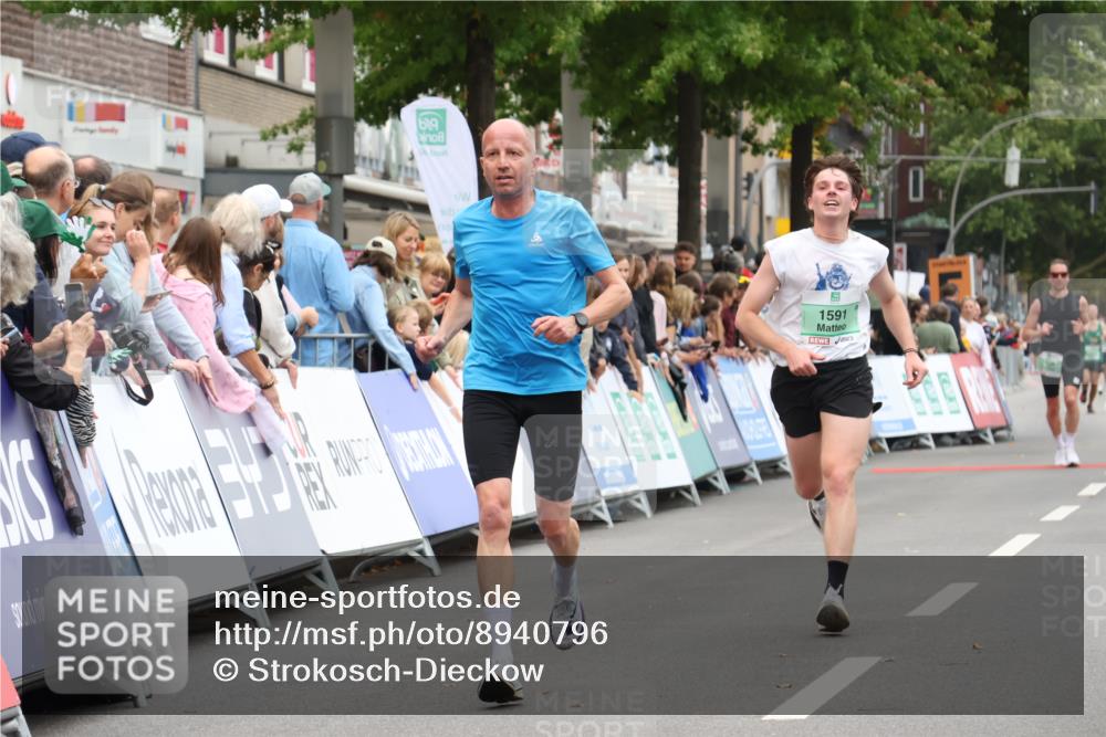 21.09.2025 - PSD Bank Halbmarathon Strokosch-Dieckow http://msf.ph/oto/8940796 21.09.2025 11:37:53 Ziel 1591, 1651, 2115, 3999 meine-sportfotos.de