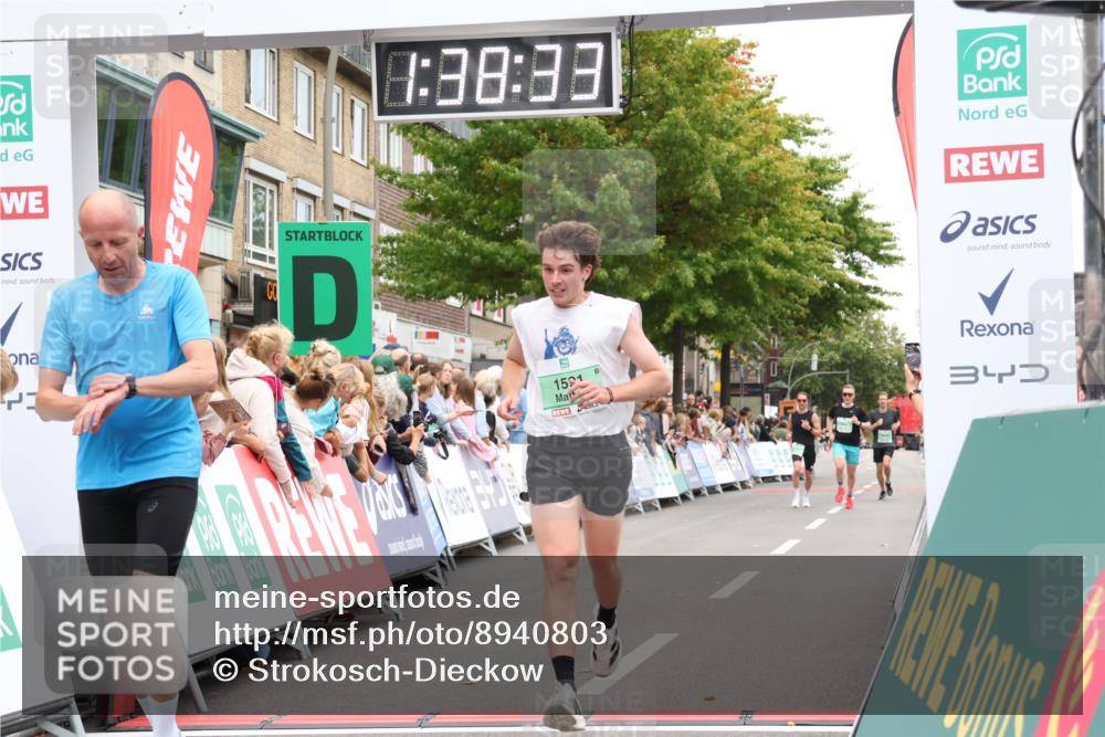 21.09.2025 - PSD Bank Halbmarathon Strokosch-Dieckow http://msf.ph/oto/8940803 21.09.2025 11:37:56 Ziel 1591, 1651, 2115 meine-sportfotos.de
