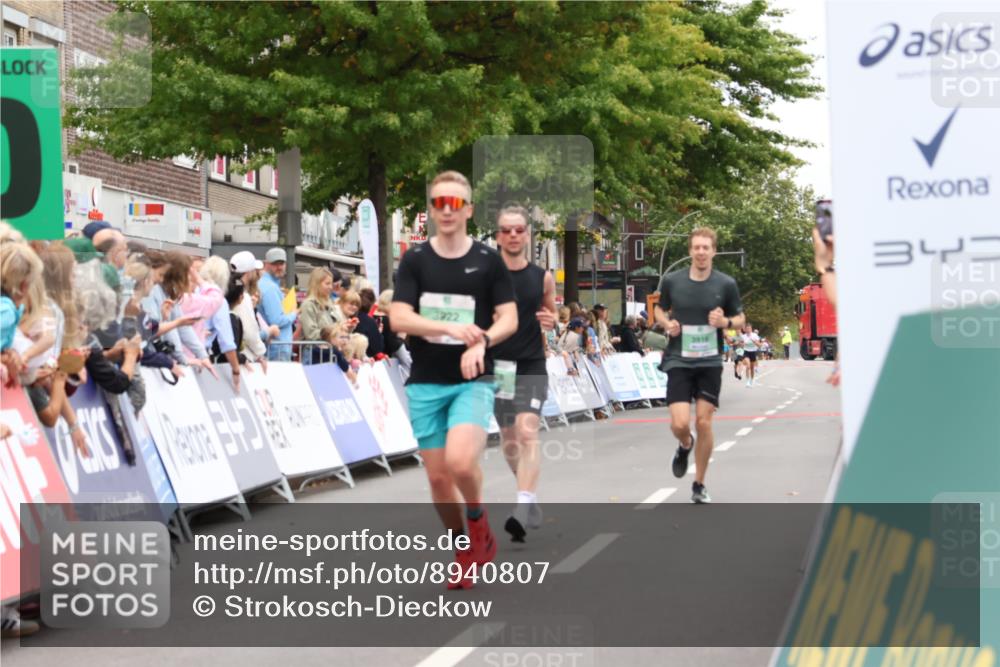 21.09.2025 - PSD Bank Halbmarathon Strokosch-Dieckow http://msf.ph/oto/8940807 21.09.2025 11:38:00 Ziel 1591, 1651, 1928, 3916, 3922 meine-sportfotos.de