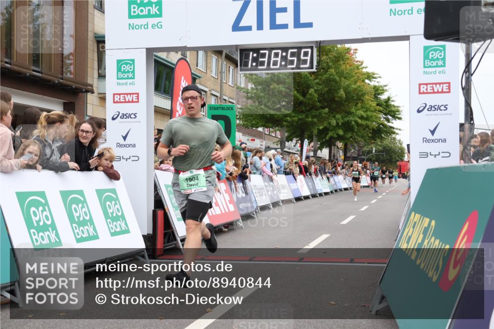 21.09.2025 - PSD Bank Halbmarathon Strokosch-Dieckow http://msf.ph/oto/8940844 21.09.2025 11:38:22 Ziel 1892, 1904, 2675 meine-sportfotos.de