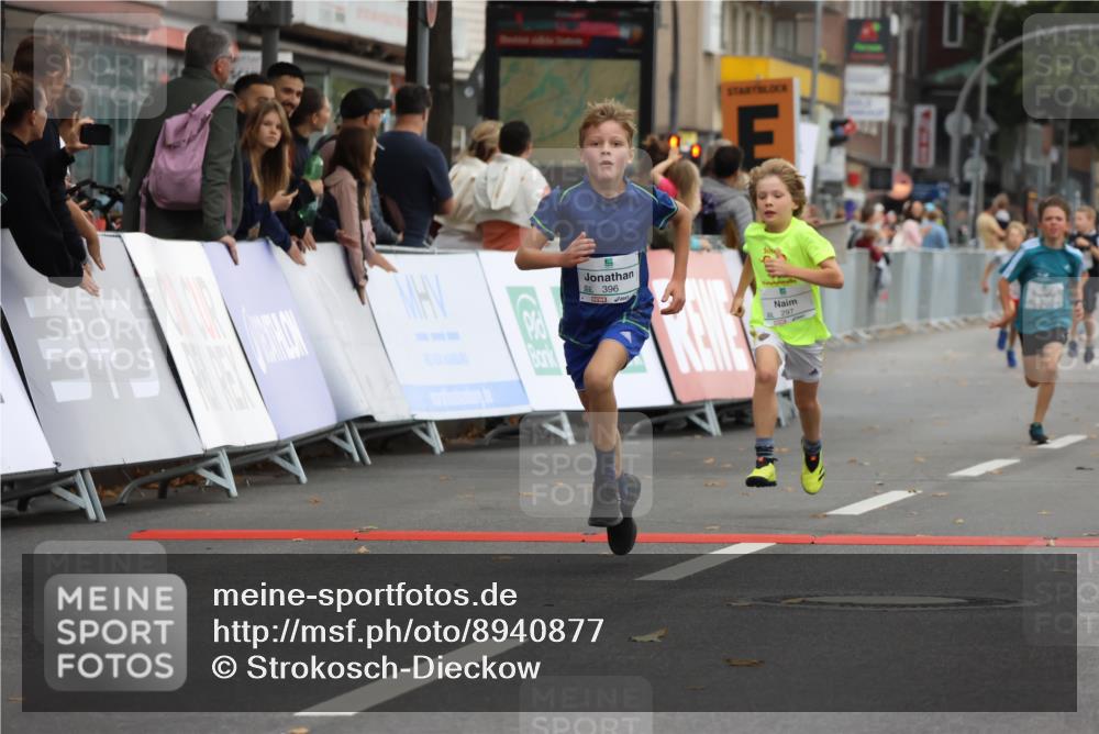 21.09.2025 - PSD Bank Halbmarathon Strokosch-Dieckow http://msf.ph/oto/8940877 21.09.2025 10:26:38 Ziel 111, 143, 297, 347, 348, 379, 396 meine-sportfotos.de