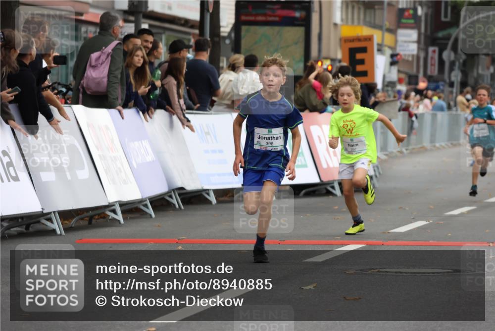 21.09.2025 - PSD Bank Halbmarathon Strokosch-Dieckow http://msf.ph/oto/8940885 21.09.2025 10:26:38 Ziel 111, 143, 297, 347, 348, 379, 396 meine-sportfotos.de
