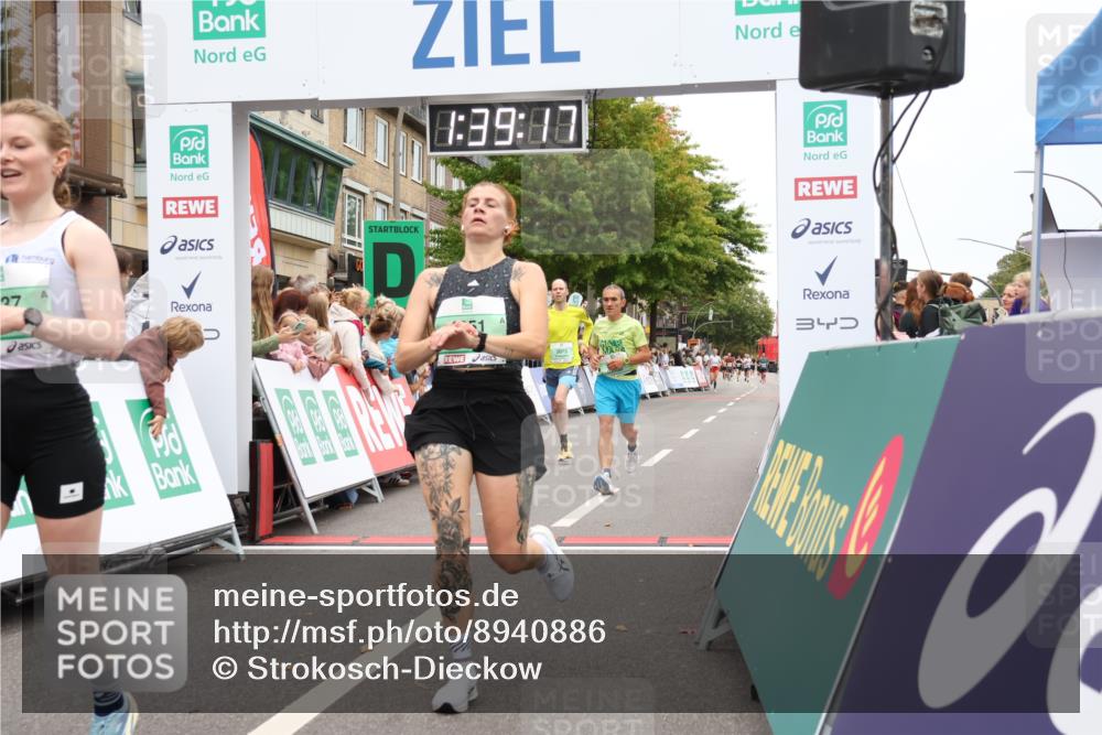 21.09.2025 - PSD Bank Halbmarathon Strokosch-Dieckow http://msf.ph/oto/8940886 21.09.2025 11:38:40 Ziel 1951, 1984, 2037, 2073, 2077, 2099, 2200 meine-sportfotos.de