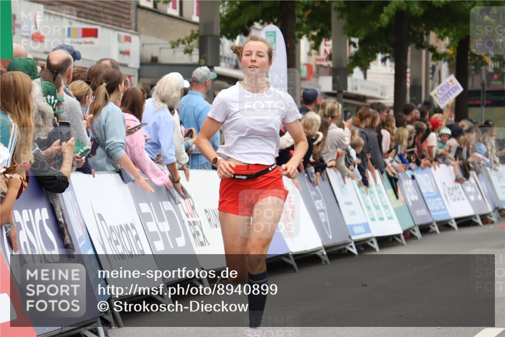21.09.2025 - PSD Bank Halbmarathon Strokosch-Dieckow http://msf.ph/oto/8940899 21.09.2025 11:38:51 Ziel 1859, 2355 meine-sportfotos.de