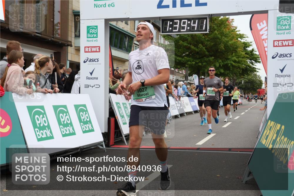 21.09.2025 - PSD Bank Halbmarathon Strokosch-Dieckow http://msf.ph/oto/8940936 21.09.2025 11:39:04 Ziel 1027, 1147, 1414, 1816, 1917, 2047, 2055, 2079, 3917 meine-sportfotos.de