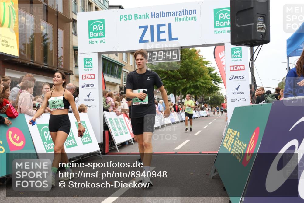 21.09.2025 - PSD Bank Halbmarathon Strokosch-Dieckow http://msf.ph/oto/8940948 21.09.2025 11:39:08 Ziel 1027, 1147, 1917, 2047, 2055, 2079, 2137 meine-sportfotos.de