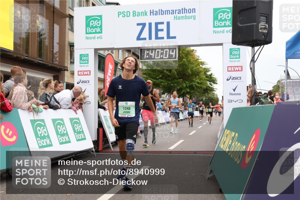 21.09.2025 - PSD Bank Halbmarathon Strokosch-Dieckow http://msf.ph/oto/8940999 21.09.2025 11:39:28 Ziel 1227, 1248, 1416, 1769, 1901, 2038, 2064, 4055 meine-sportfotos.de