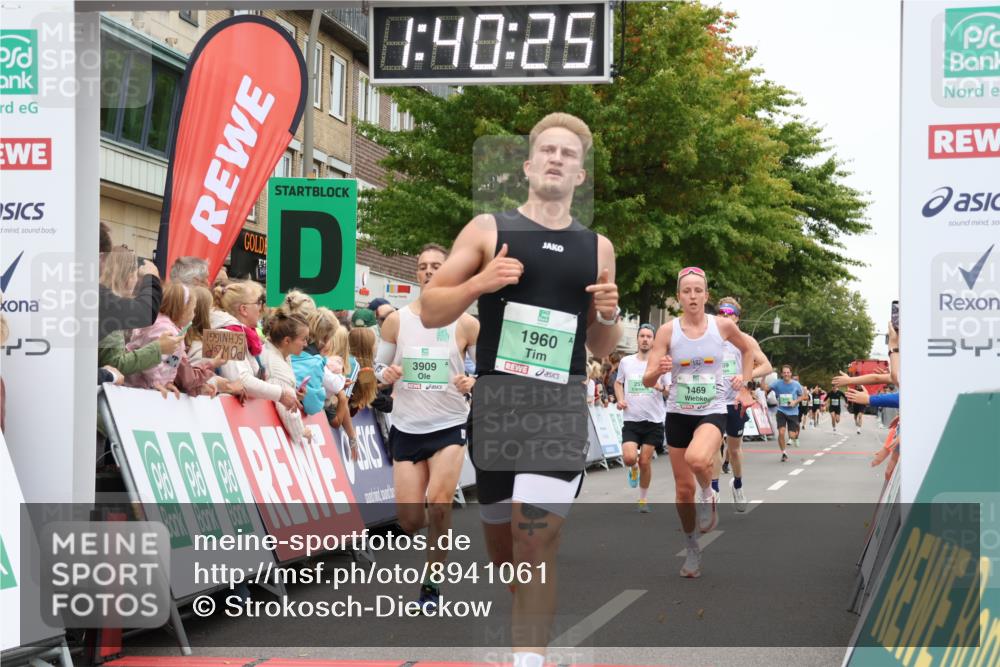 21.09.2025 - PSD Bank Halbmarathon Strokosch-Dieckow http://msf.ph/oto/8941061 21.09.2025 11:39:49 Ziel 1469, 1483, 1784, 1960, 1970, 2059, 2069, 2333, 2336, 2579, 2897, 3909 meine-sportfotos.de