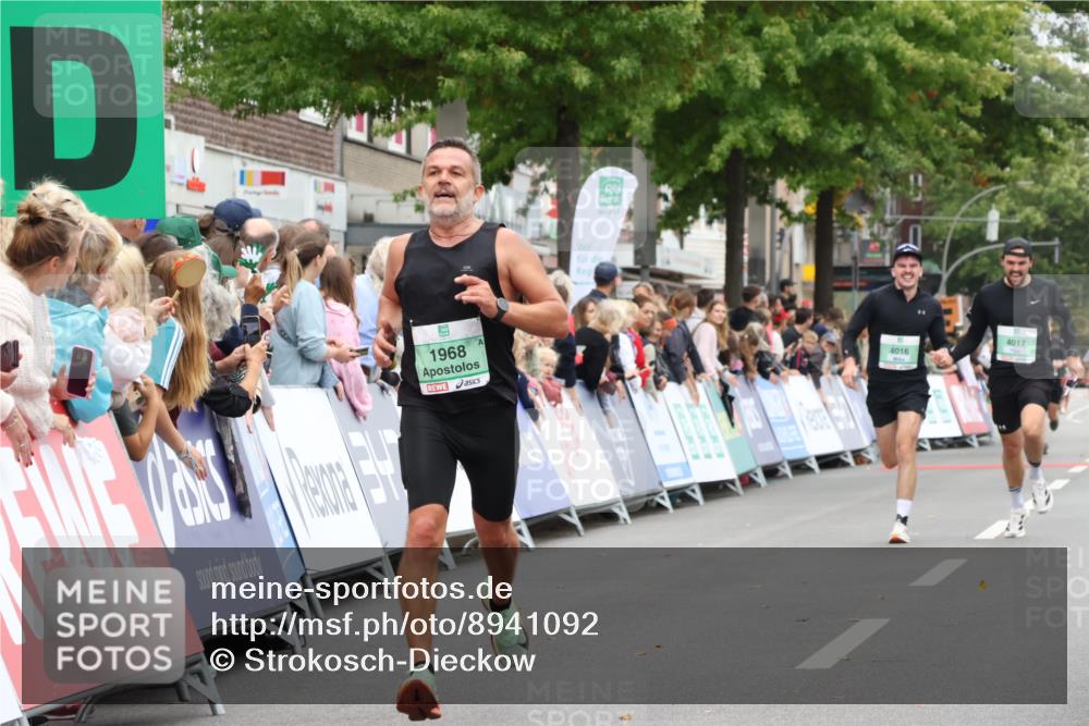 21.09.2025 - PSD Bank Halbmarathon Strokosch-Dieckow http://msf.ph/oto/8941092 21.09.2025 11:39:59 Ziel 1968, 2069, 2084, 2085, 2579, 4016, 4017 meine-sportfotos.de