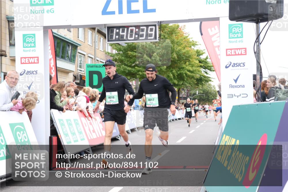 21.09.2025 - PSD Bank Halbmarathon Strokosch-Dieckow http://msf.ph/oto/8941102 21.09.2025 11:40:03 Ziel 1968, 2084, 2085, 2442, 4016, 4017 meine-sportfotos.de