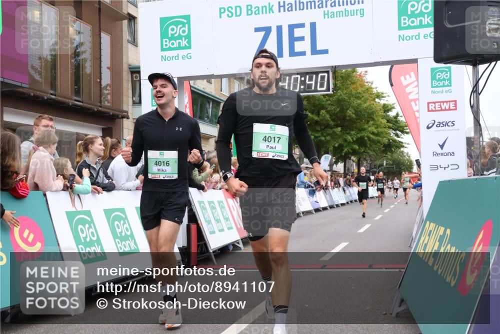 21.09.2025 - PSD Bank Halbmarathon Strokosch-Dieckow http://msf.ph/oto/8941107 21.09.2025 11:40:04 Ziel 1968, 2084, 2085, 2442, 4016, 4017 meine-sportfotos.de