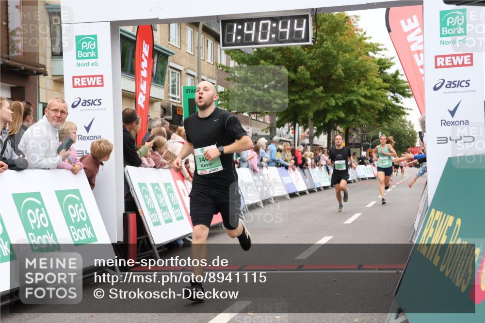 21.09.2025 - PSD Bank Halbmarathon Strokosch-Dieckow http://msf.ph/oto/8941115 21.09.2025 11:40:07 Ziel 1645, 1968, 2015, 2442, 4016, 4017 meine-sportfotos.de
