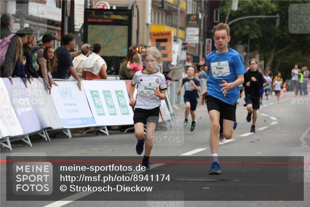 21.09.2025 - PSD Bank Halbmarathon Strokosch-Dieckow http://msf.ph/oto/8941174 21.09.2025 10:27:24 Ziel 101, 128, 242, 247, 249, 292, 298, 329, 330, 341, 391, 398 meine-sportfotos.de