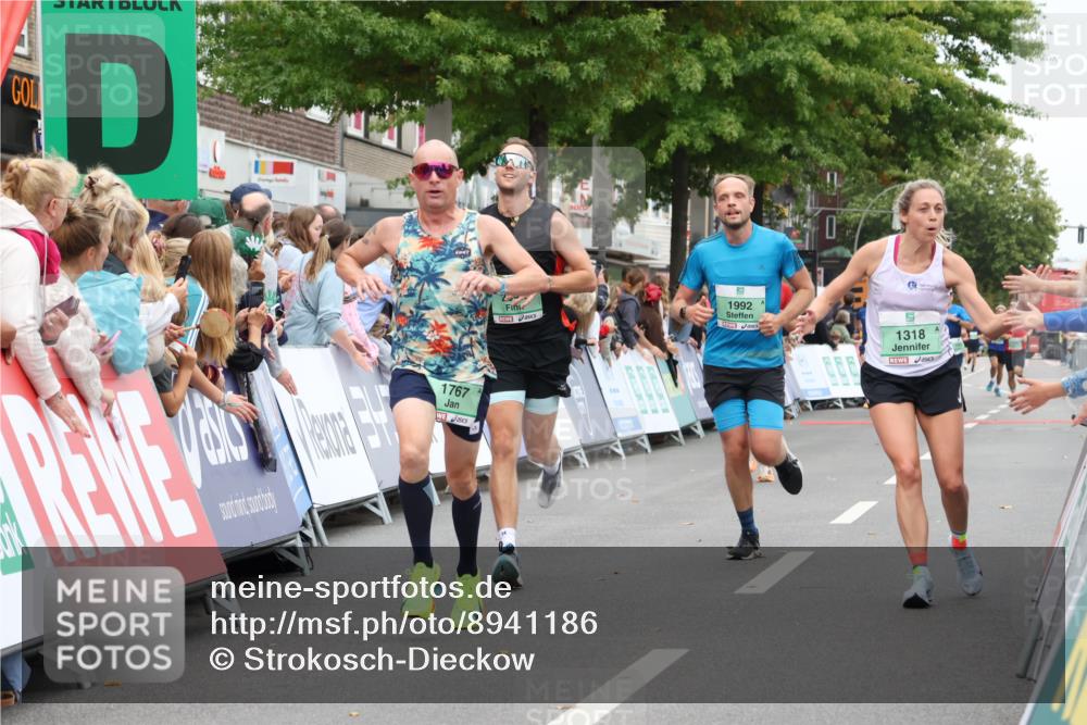 21.09.2025 - PSD Bank Halbmarathon Strokosch-Dieckow http://msf.ph/oto/8941186 21.09.2025 11:40:36 Ziel 1318, 1767, 1779, 1992, 2021, 2269, 2542 meine-sportfotos.de