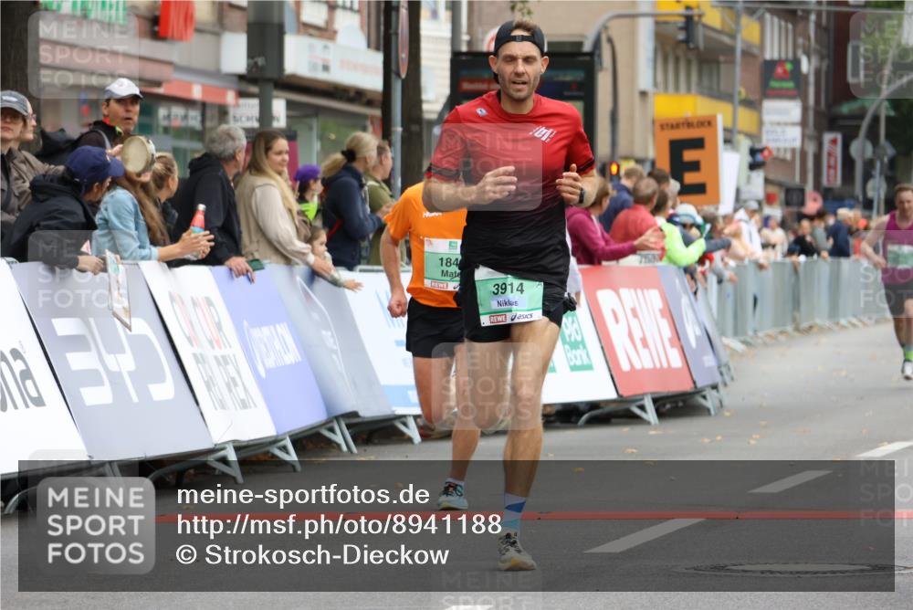21.09.2025 - PSD Bank Halbmarathon Strokosch-Dieckow http://msf.ph/oto/8941188 21.09.2025 11:24:29 Ziel 1845, 3913, 3914 meine-sportfotos.de
