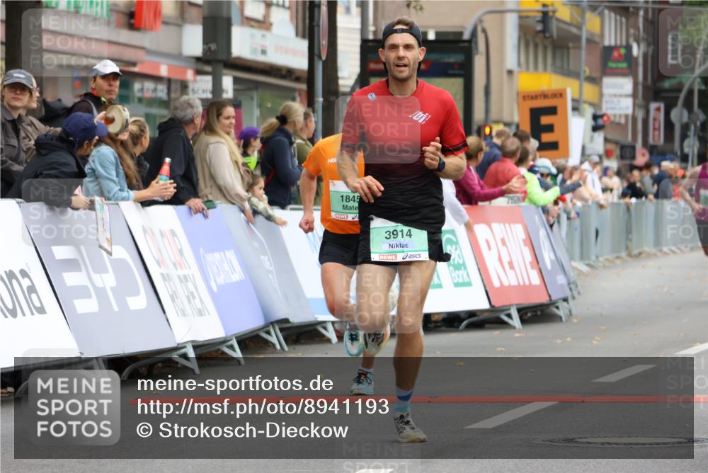 21.09.2025 - PSD Bank Halbmarathon Strokosch-Dieckow http://msf.ph/oto/8941193 21.09.2025 11:24:29 Ziel 1845, 3913, 3914 meine-sportfotos.de