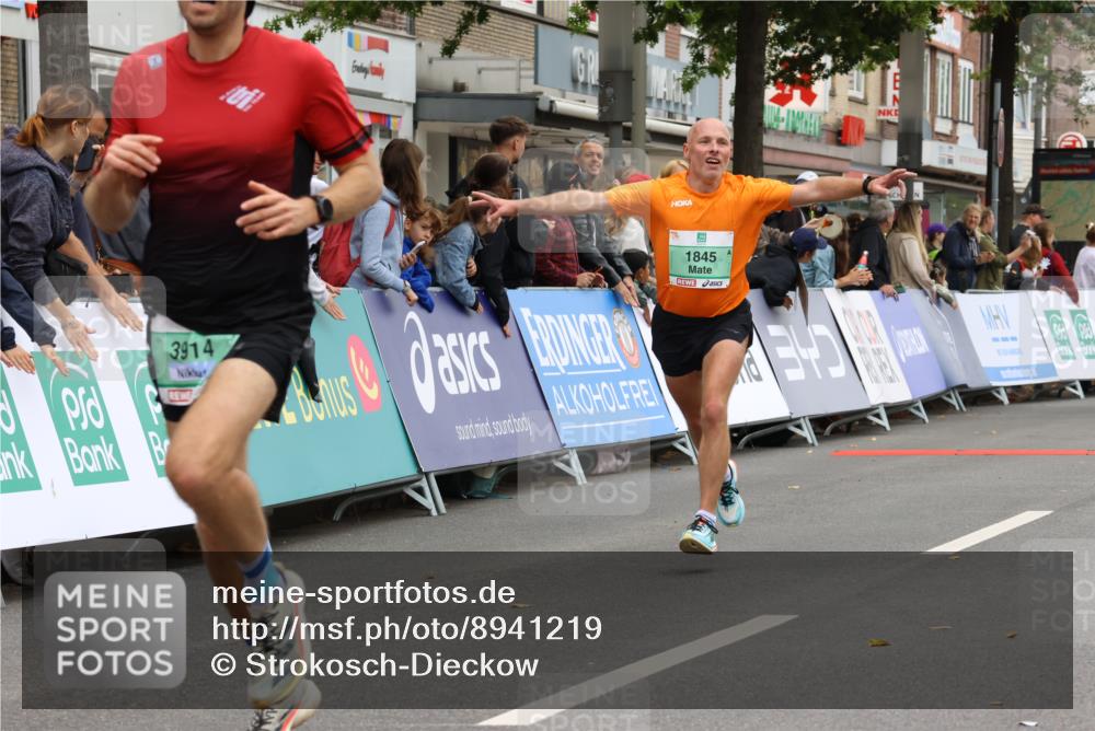 21.09.2025 - PSD Bank Halbmarathon Strokosch-Dieckow http://msf.ph/oto/8941219 21.09.2025 11:24:31 Ziel 1845, 1989, 3913, 3914 meine-sportfotos.de