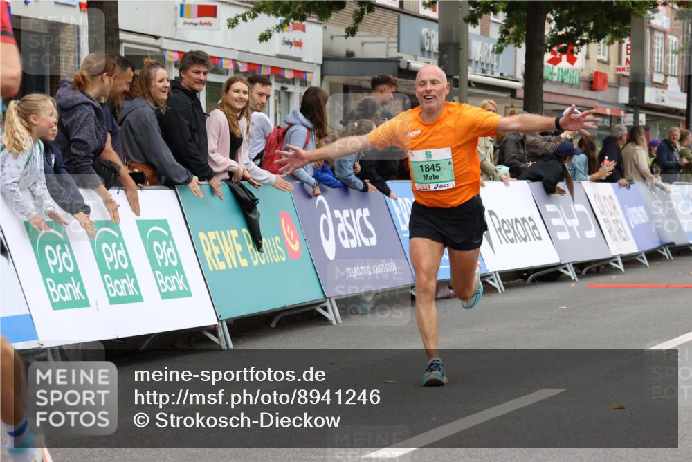 21.09.2025 - PSD Bank Halbmarathon Strokosch-Dieckow http://msf.ph/oto/8941246 21.09.2025 11:24:32 Ziel 1845, 1989, 3913, 3914 meine-sportfotos.de