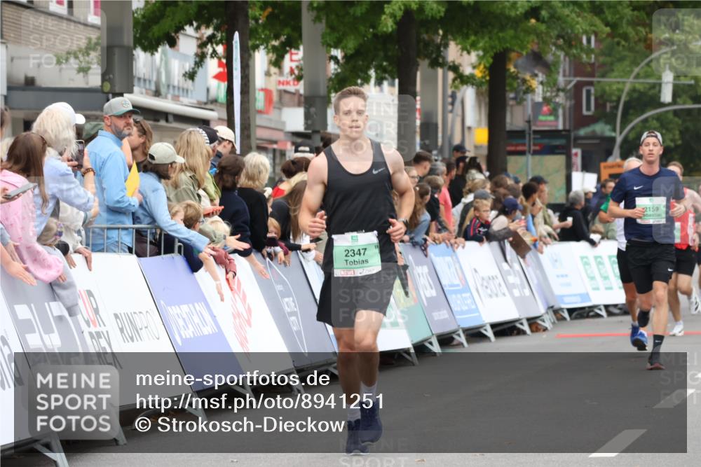 21.09.2025 - PSD Bank Halbmarathon Strokosch-Dieckow http://msf.ph/oto/8941251 21.09.2025 11:40:58 Ziel 1947, 2003, 2347, 2390 meine-sportfotos.de