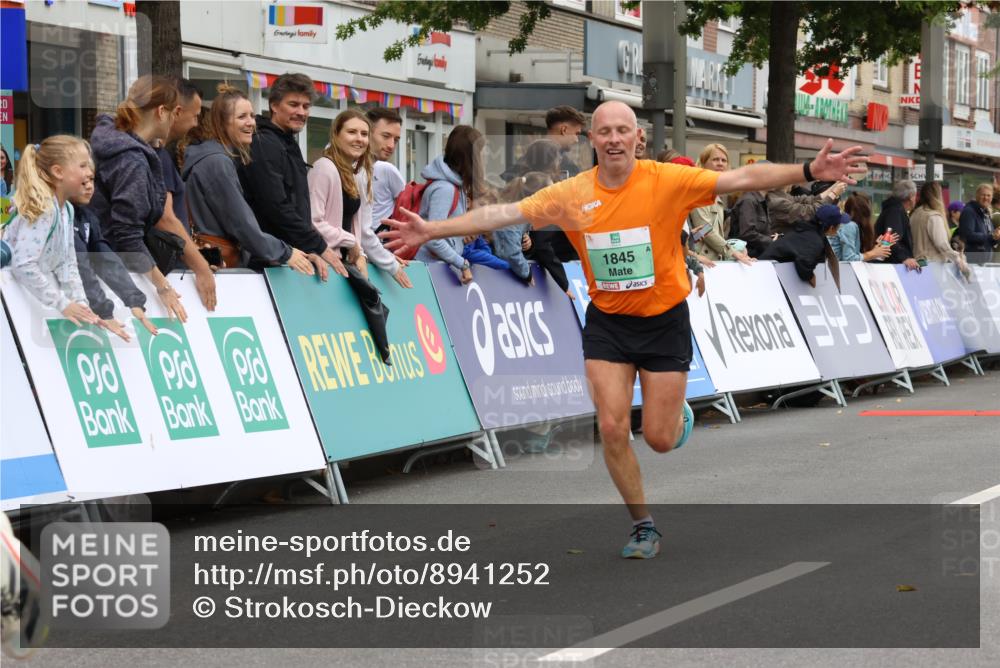 21.09.2025 - PSD Bank Halbmarathon Strokosch-Dieckow http://msf.ph/oto/8941252 21.09.2025 11:24:32 Ziel 1845, 1989, 3913, 3914 meine-sportfotos.de