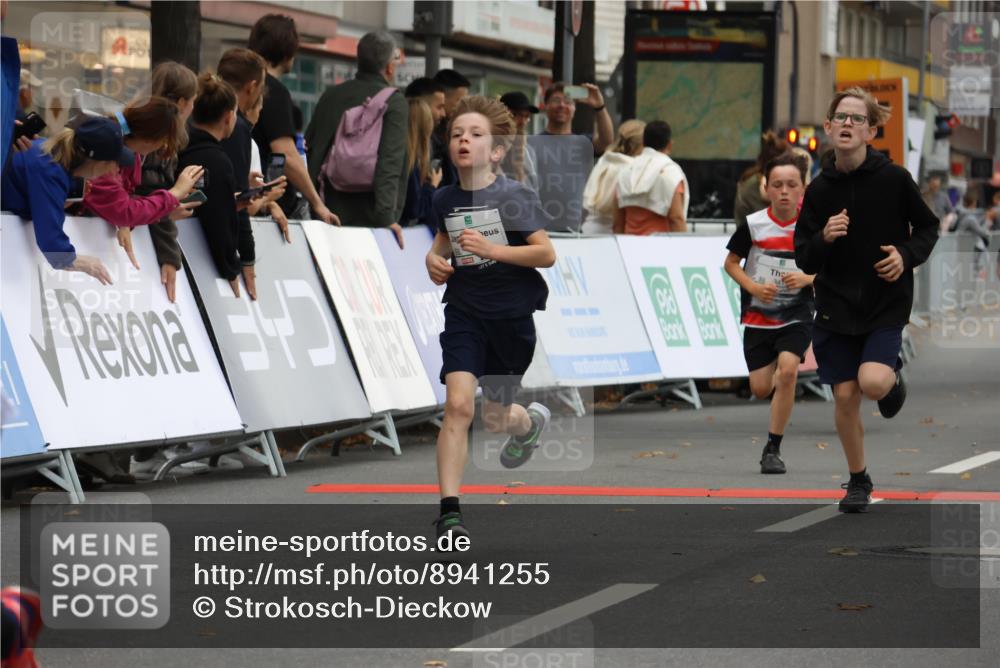 21.09.2025 - PSD Bank Halbmarathon Strokosch-Dieckow http://msf.ph/oto/8941255 21.09.2025 10:27:28 Ziel 101, 128, 247, 249, 292, 341, 342, 391 meine-sportfotos.de