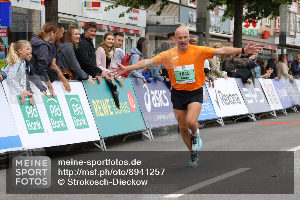 21.09.2025 - PSD Bank Halbmarathon Strokosch-Dieckow http://msf.ph/oto/8941257 21.09.2025 11:24:32 Ziel 1845, 1989, 3913, 3914 meine-sportfotos.de