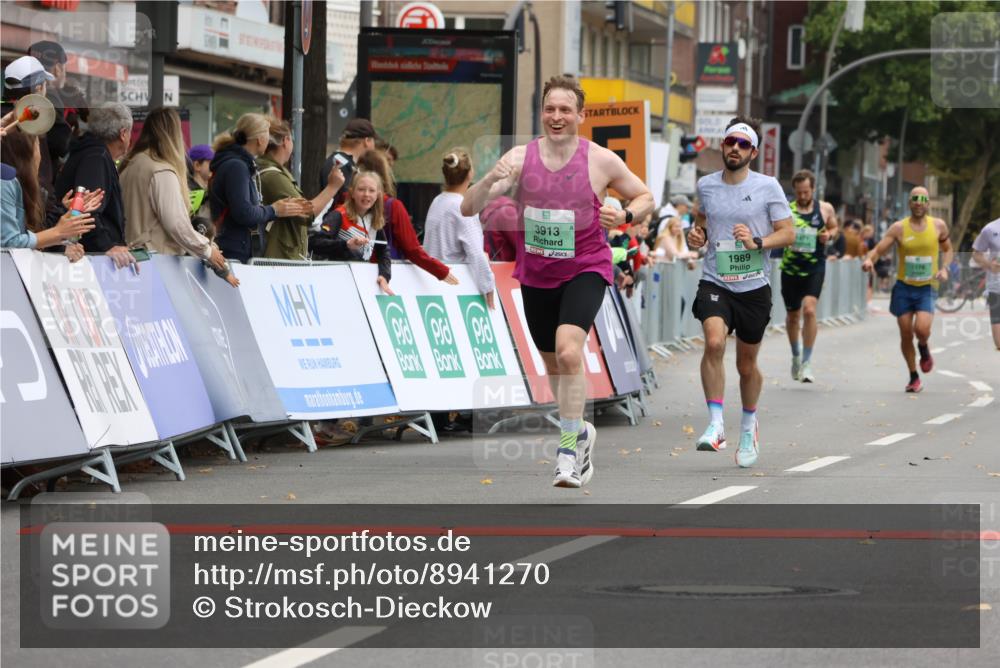 21.09.2025 - PSD Bank Halbmarathon Strokosch-Dieckow http://msf.ph/oto/8941270 21.09.2025 11:24:34 Ziel 1310, 1845, 1989, 3913, 3914 meine-sportfotos.de