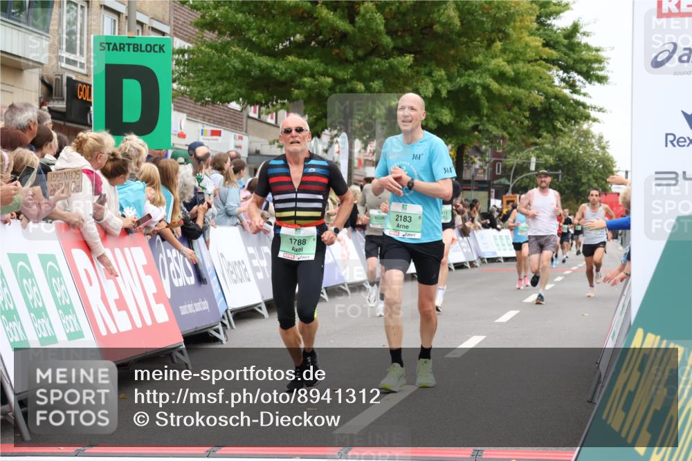 21.09.2025 - PSD Bank Halbmarathon Strokosch-Dieckow http://msf.ph/oto/8941312 21.09.2025 11:41:21 Ziel 1788, 2183, 2227, 3911, 4026 meine-sportfotos.de