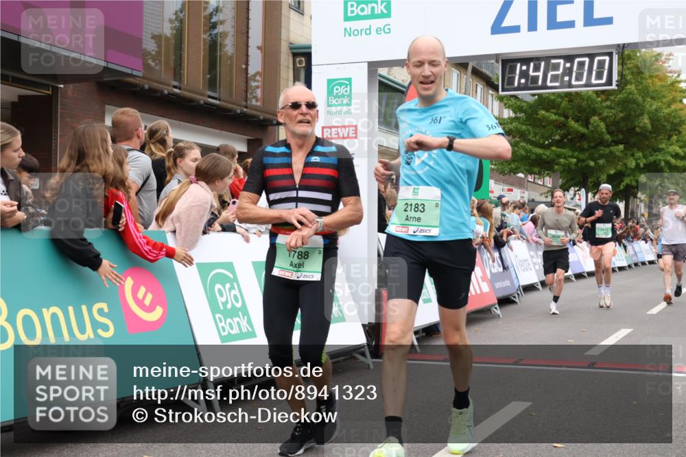 21.09.2025 - PSD Bank Halbmarathon Strokosch-Dieckow http://msf.ph/oto/8941323 21.09.2025 11:41:23 Ziel 1435, 1775, 1776, 1788, 2183, 2227, 3911, 4026 meine-sportfotos.de