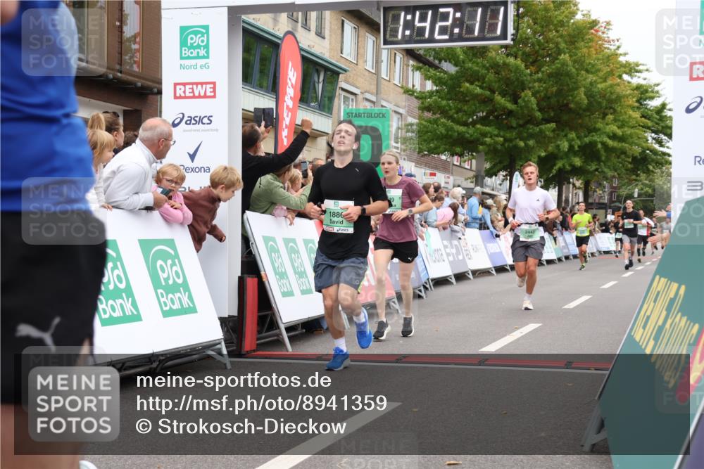 21.09.2025 - PSD Bank Halbmarathon Strokosch-Dieckow http://msf.ph/oto/8941359 21.09.2025 11:41:35 Ziel 1349, 1786, 1886, 2083, 2116, 2443 meine-sportfotos.de