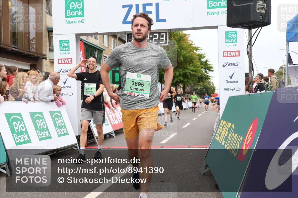 21.09.2025 - PSD Bank Halbmarathon Strokosch-Dieckow http://msf.ph/oto/8941390 21.09.2025 11:41:46 Ziel 1399, 1758, 1765, 1887, 2111, 2231, 3895 meine-sportfotos.de
