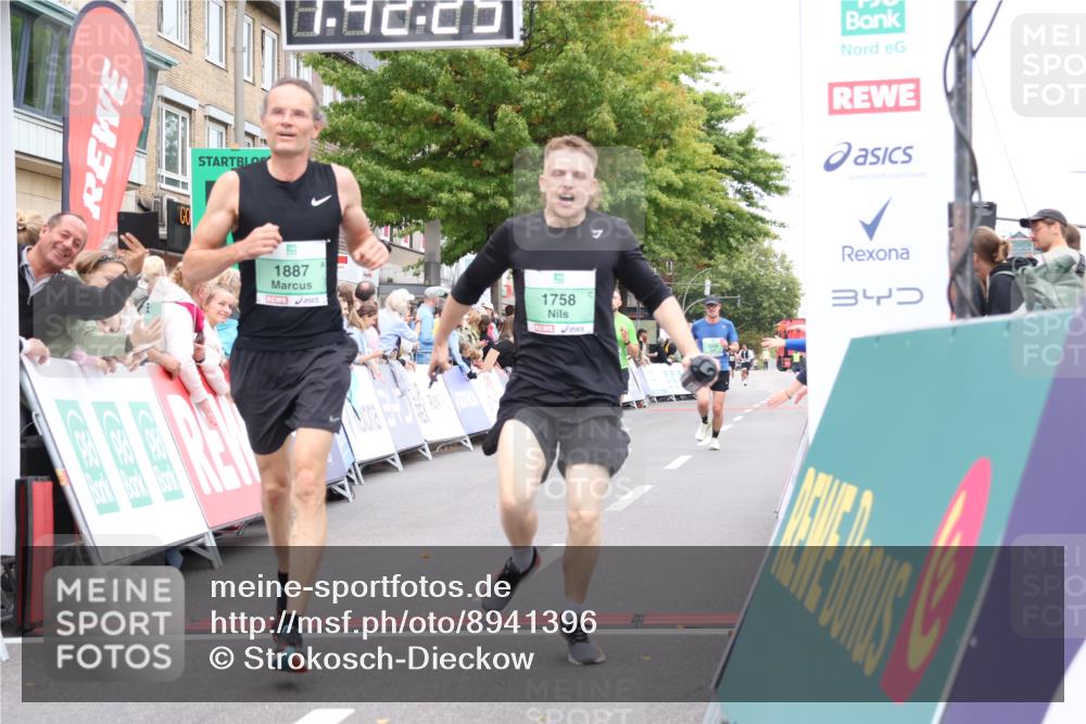 21.09.2025 - PSD Bank Halbmarathon Strokosch-Dieckow http://msf.ph/oto/8941396 21.09.2025 11:41:48 Ziel 1399, 1758, 1765, 1887, 2029, 2043, 2111, 2231, 3895 meine-sportfotos.de