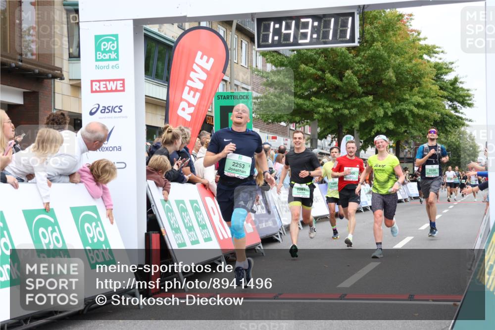 21.09.2025 - PSD Bank Halbmarathon Strokosch-Dieckow http://msf.ph/oto/8941496 21.09.2025 11:42:34 Ziel 1058, 1899, 1995, 2220, 2253, 2281, 2380, 3928, 3930, 4048 meine-sportfotos.de
