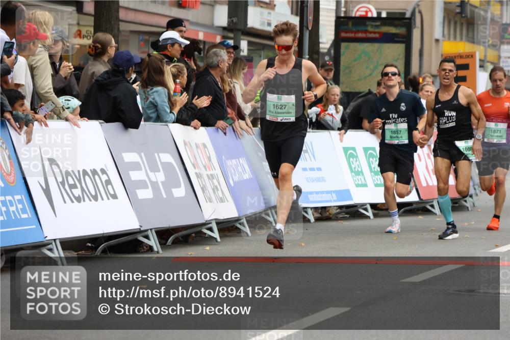 21.09.2025 - PSD Bank Halbmarathon Strokosch-Dieckow http://msf.ph/oto/8941524 21.09.2025 11:25:27 Ziel 1608, 1627, 1857, 1871 meine-sportfotos.de