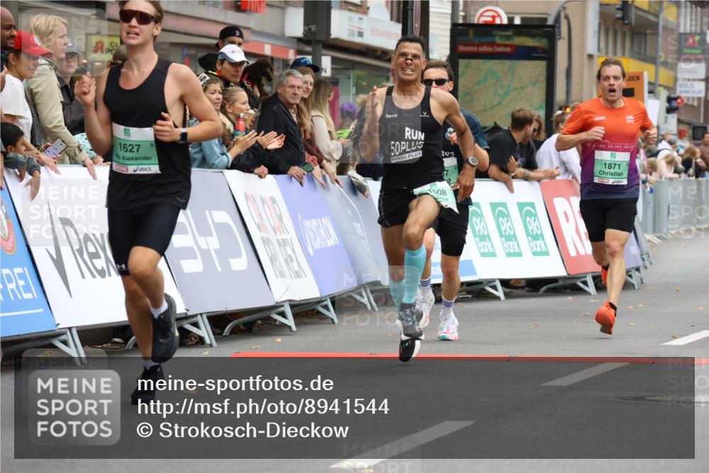 21.09.2025 - PSD Bank Halbmarathon Strokosch-Dieckow http://msf.ph/oto/8941544 21.09.2025 11:25:28 Ziel 1608, 1627, 1857, 1871 meine-sportfotos.de