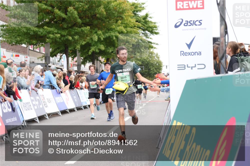 21.09.2025 - PSD Bank Halbmarathon Strokosch-Dieckow http://msf.ph/oto/8941562 21.09.2025 11:42:54 Ziel 1090, 2123, 2135, 2158, 2174, 2207, 3315, 4046 meine-sportfotos.de