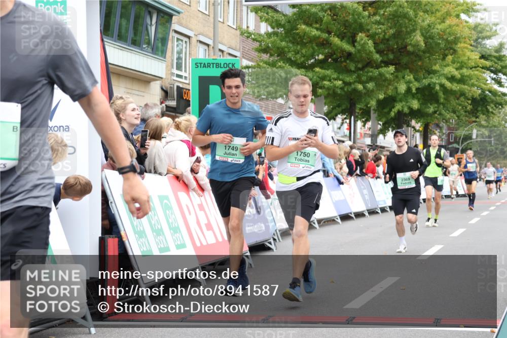 21.09.2025 - PSD Bank Halbmarathon Strokosch-Dieckow http://msf.ph/oto/8941587 21.09.2025 11:43:00 Ziel 1749, 1750, 2123, 2135, 2158, 2369, 3315 meine-sportfotos.de