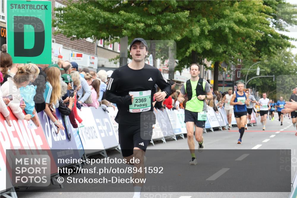 21.09.2025 - PSD Bank Halbmarathon Strokosch-Dieckow http://msf.ph/oto/8941592 21.09.2025 11:43:02 Ziel 1749, 1750, 2100, 2135, 2158, 2369, 3315 meine-sportfotos.de