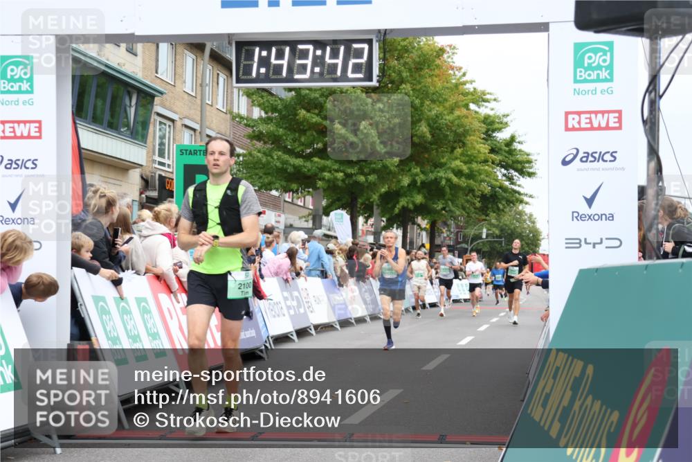 21.09.2025 - PSD Bank Halbmarathon Strokosch-Dieckow http://msf.ph/oto/8941606 21.09.2025 11:43:05 Ziel 1749, 1750, 2100, 2158, 2369, 2995 meine-sportfotos.de