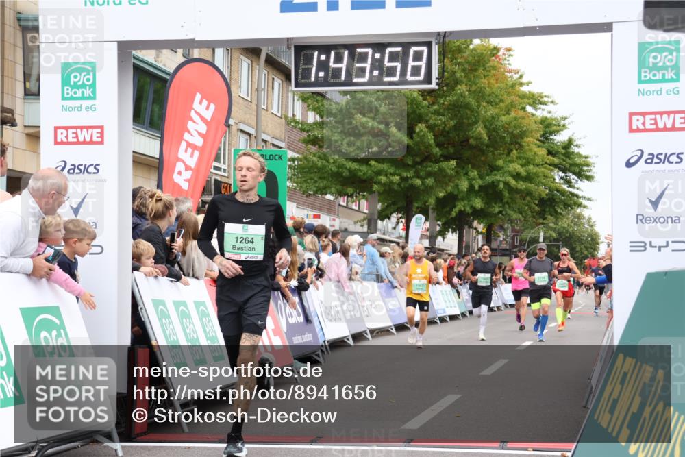 21.09.2025 - PSD Bank Halbmarathon Strokosch-Dieckow http://msf.ph/oto/8941656 21.09.2025 11:43:21 Ziel 1262, 1264, 1943, 2019, 2027, 2154, 2240, 2265 meine-sportfotos.de