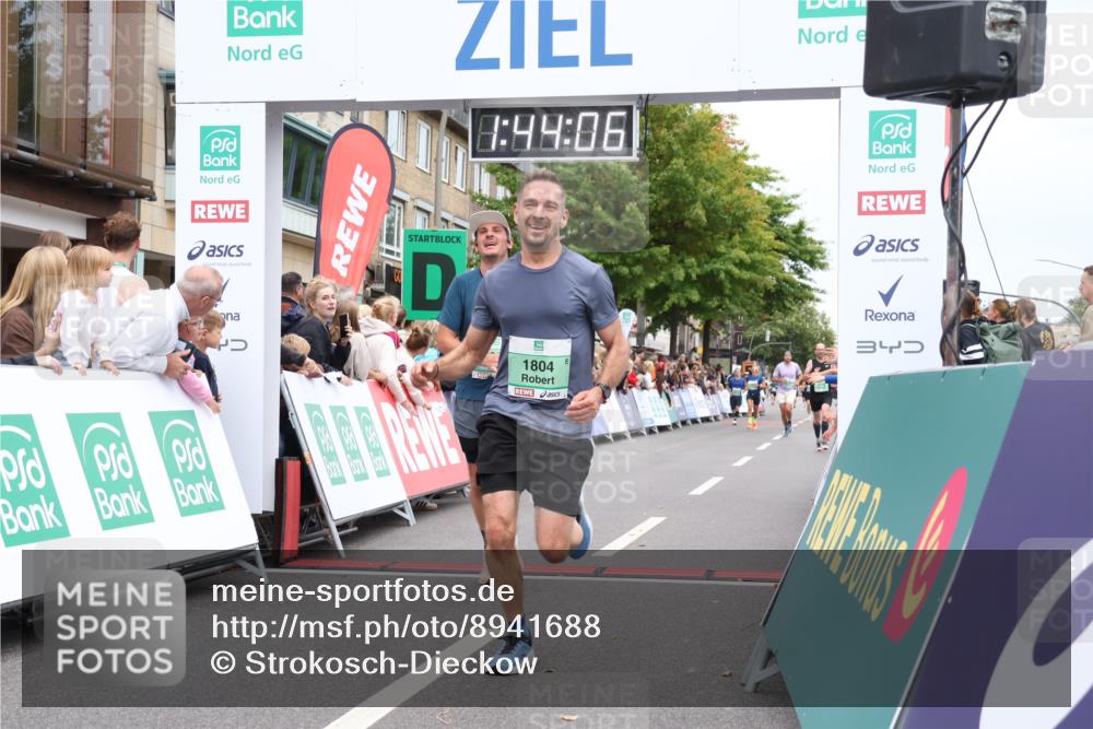 21.09.2025 - PSD Bank Halbmarathon Strokosch-Dieckow http://msf.ph/oto/8941688 21.09.2025 11:43:30 Ziel 1262, 1804, 1856, 1943, 2027, 2154, 2208, 3920 meine-sportfotos.de