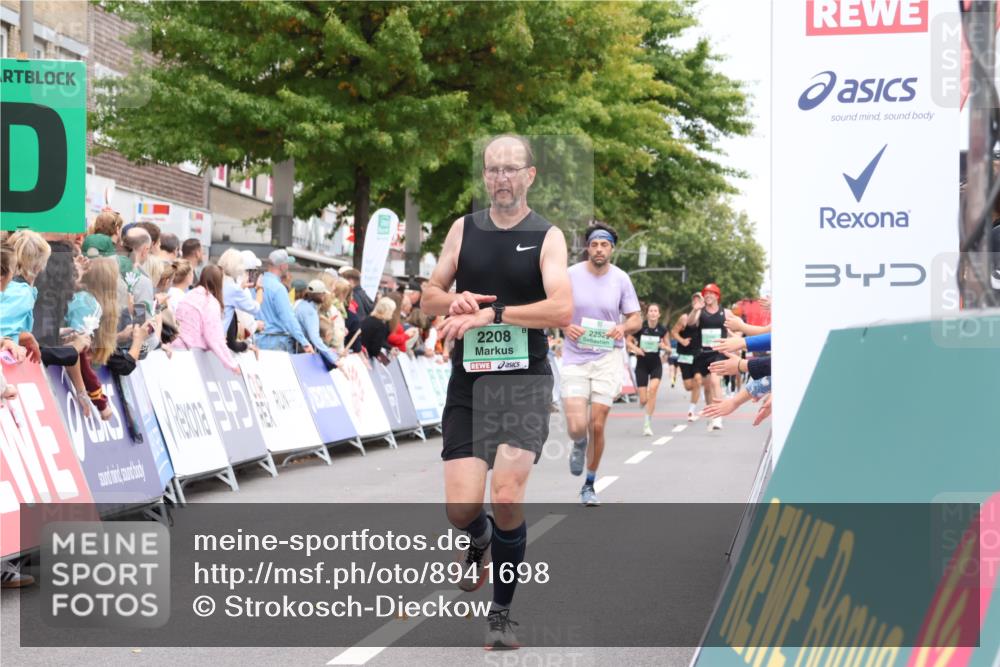 21.09.2025 - PSD Bank Halbmarathon Strokosch-Dieckow http://msf.ph/oto/8941698 21.09.2025 11:43:34 Ziel 1804, 1856, 2208, 2252, 2267, 3920 meine-sportfotos.de