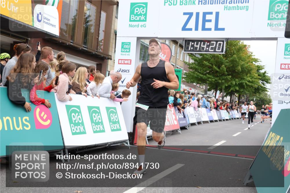 21.09.2025 - PSD Bank Halbmarathon Strokosch-Dieckow http://msf.ph/oto/8941730 21.09.2025 11:43:43 Ziel 1073, 1592, 1593, 2252, 2267, 3188, 3934 meine-sportfotos.de